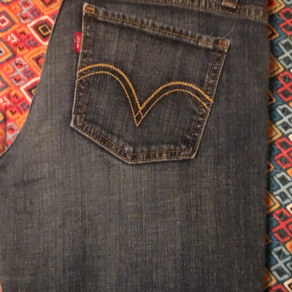 Levis - Picture 2 of 5
